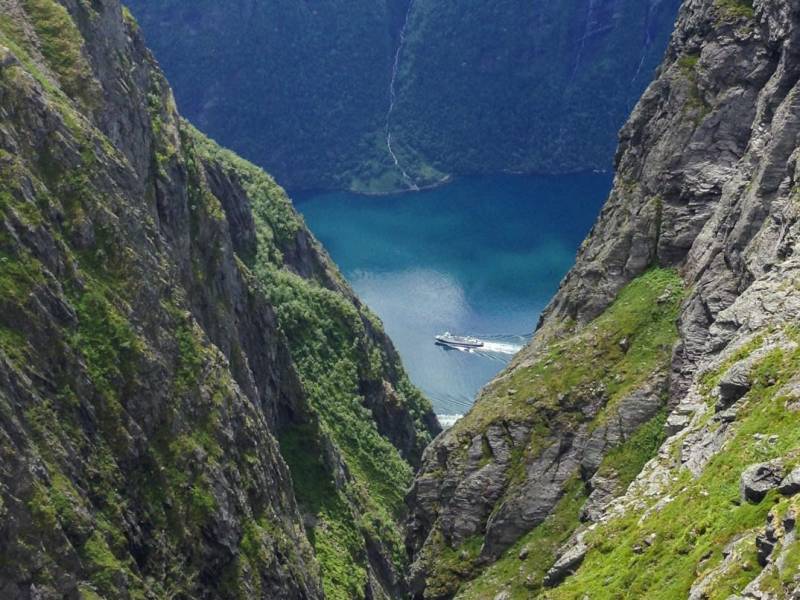 Hells gorge sq 3 from above